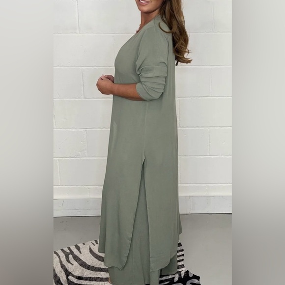 Voganny 2piece outfit - Picture 3 of 6